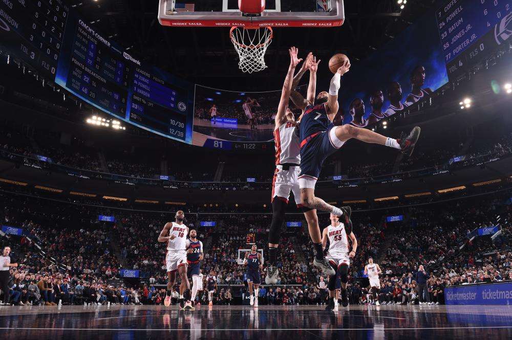 华裔中场陈 华裔中场陈