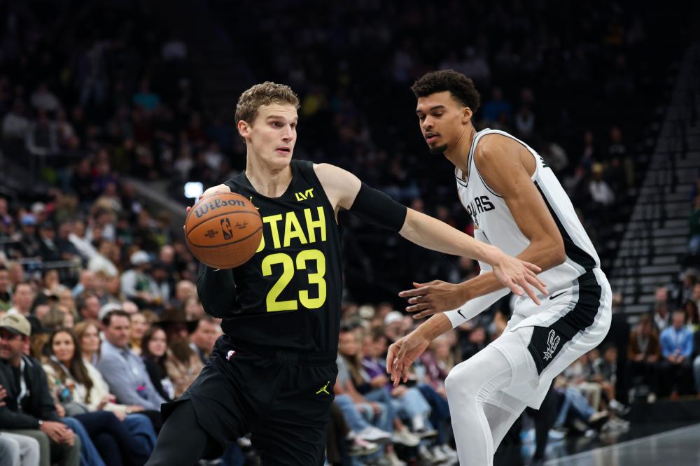 背后却是持 背后却是持